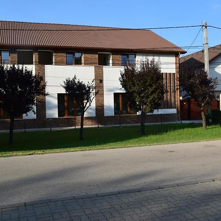 Airport Károly Centrál Vecsés Exterior foto